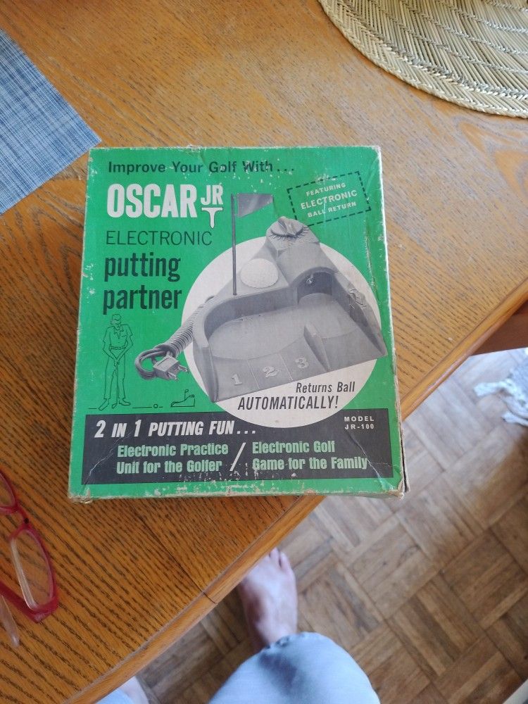 Oscar Jr. Putting Partner