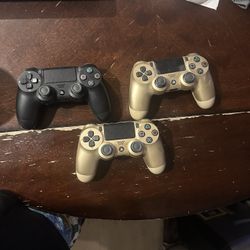 3 PS4 Controllers 