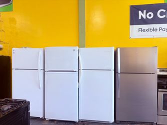 Refrigerator top freezer combo no credit needed