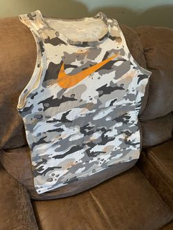NIKE TANK TOP MEDIUM FITS LIKE LARGE