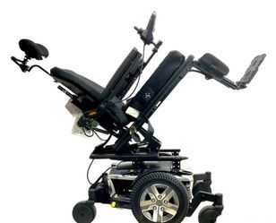 Quantum Q6 Edge 2.0 iLevel Rehab Power Chair Fully Loaded power recline elevate and legs WHITE Extremely clean Quantum Q6 Edge 2.0 iLevel power chair 