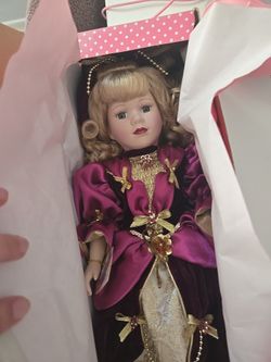 Paradise Galleries Treasury Collection Premiere Edition Porcelain Doll