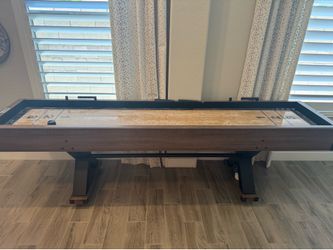 9’ Shuffle board and accessories