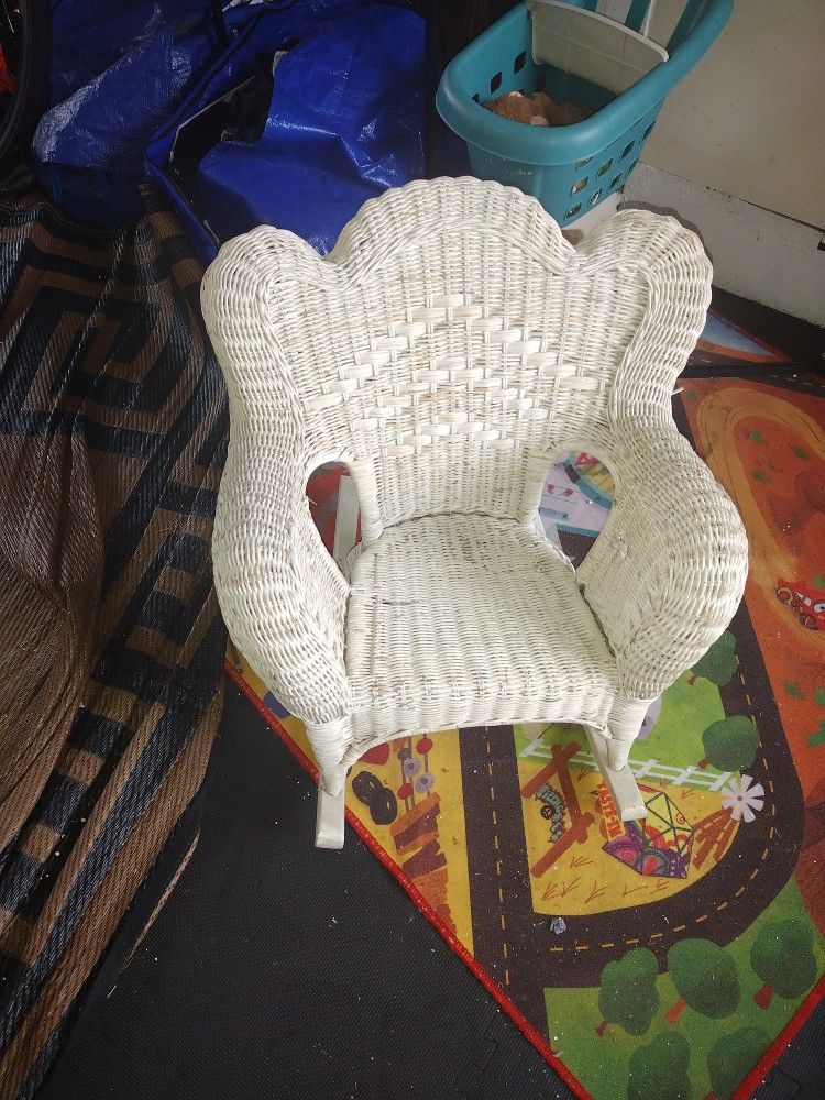 Vintage Antique Victorian Style Child'S Wicker Rocking Chair