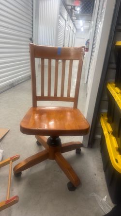Wooden Swivel Desk Chair with Casters