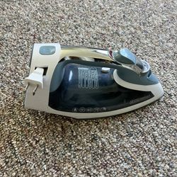 Almost New Steam Iron 