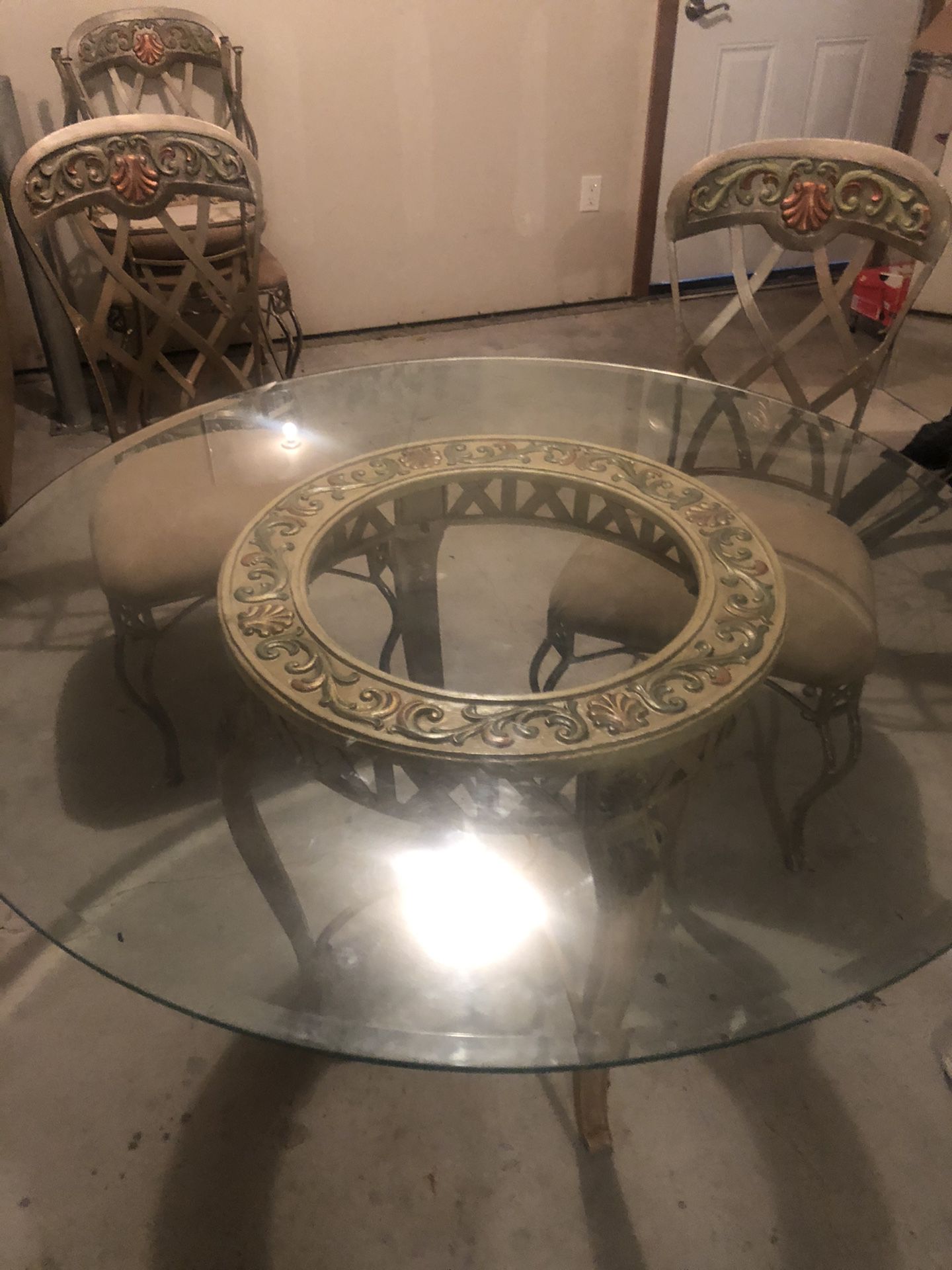 Metal table with 4 metal chairs