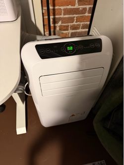 AC Unit (12,000 BTU)