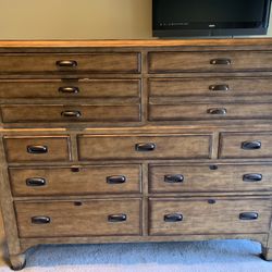 Queen Thomasville Bedroom Set - Dresser, nightstand, Headboard 