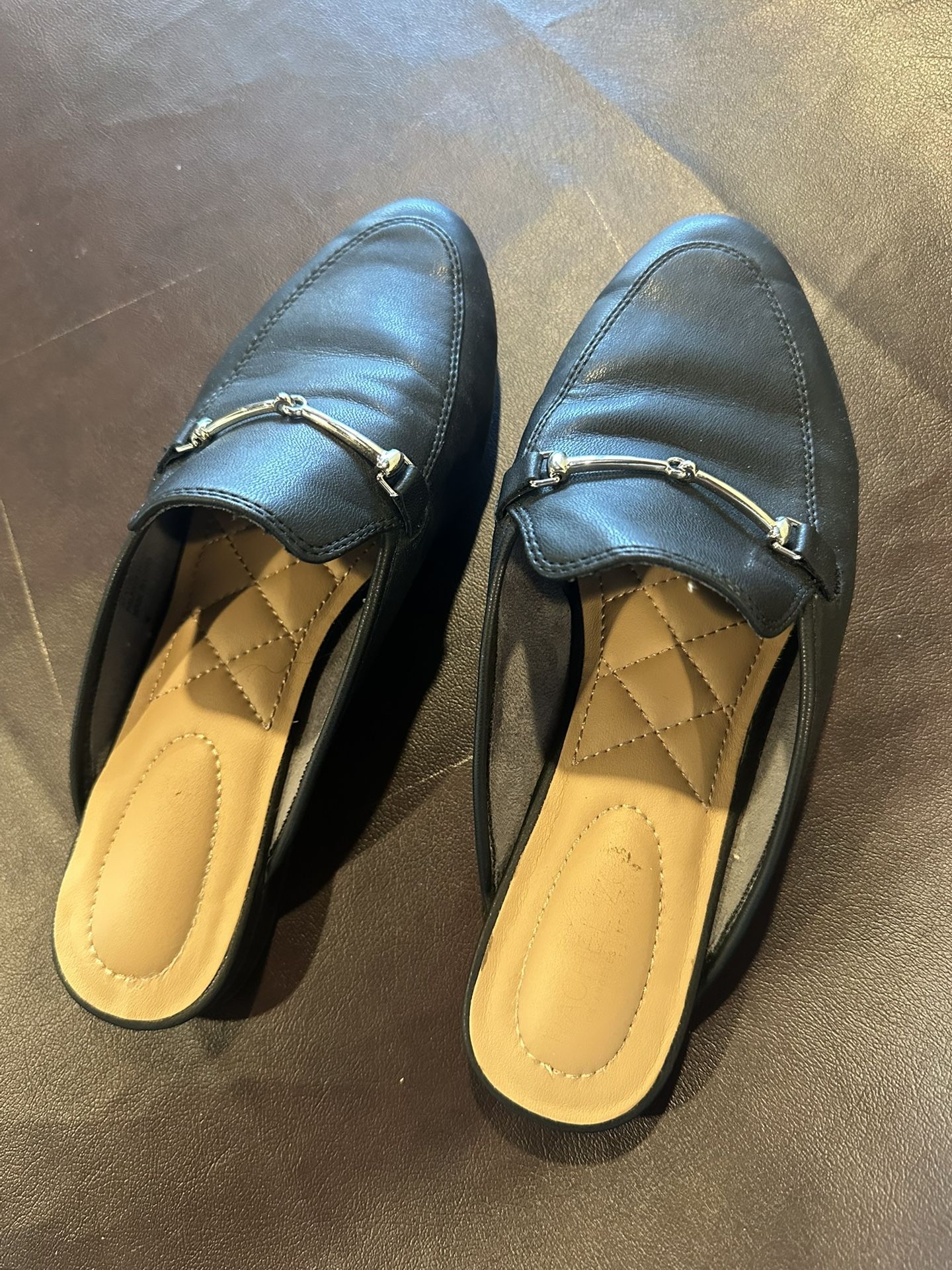Women’s Size 8 Slip Ons