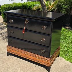Gorgeous 🖤Elegant JTB Dresser/ Console/ Sideboard/ Chest/ Entryway