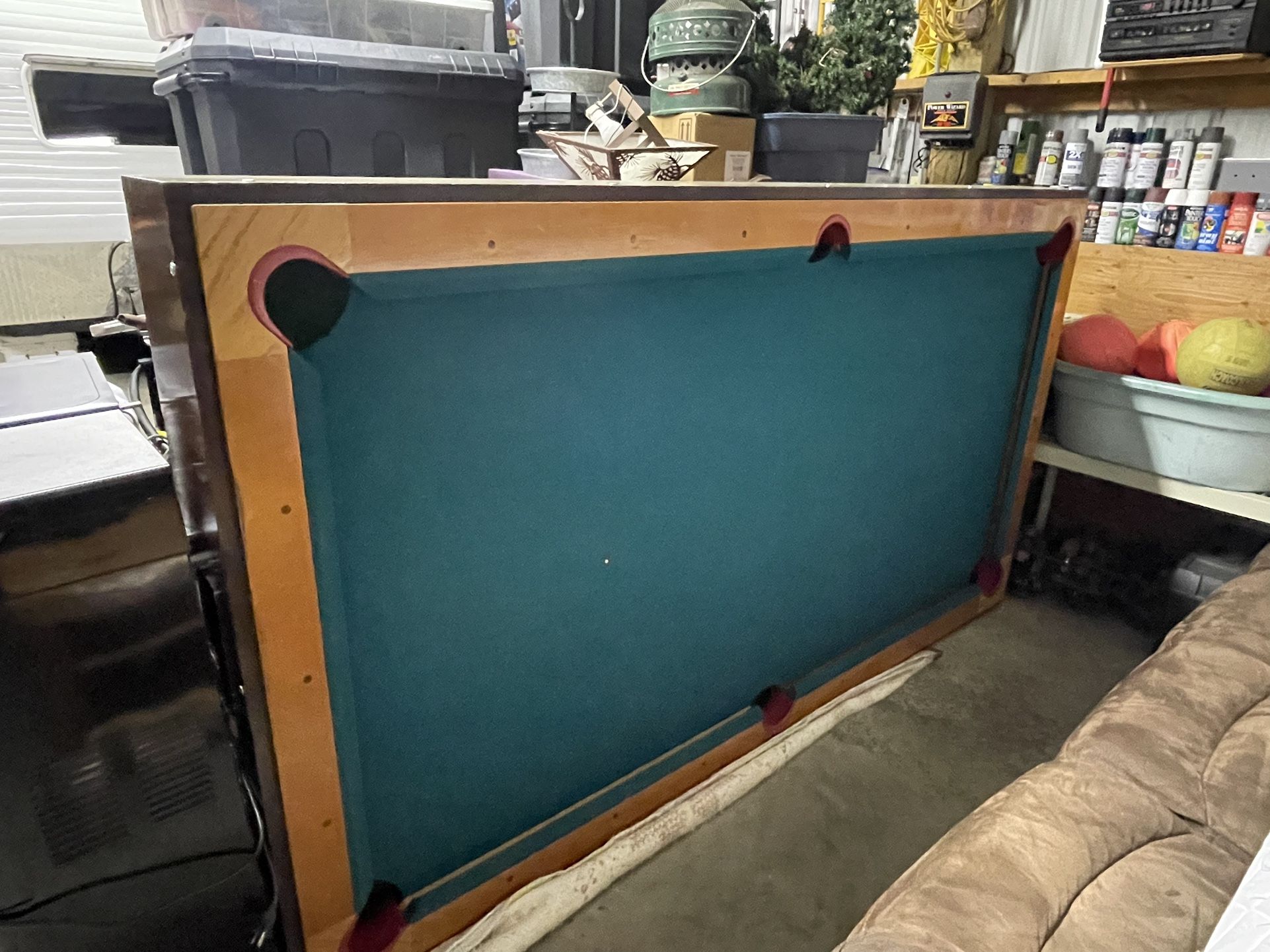 Pool Table With Foldable Legs  4x8 