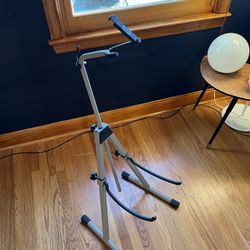 Ingles Adjustable Folding Cello/Bass Stand (SA-22) Grey