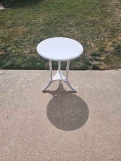 Wood Circular Table