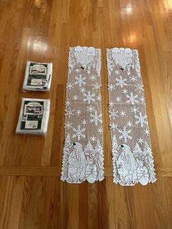 2 Holiday runners & 2 Mantel Scarfs