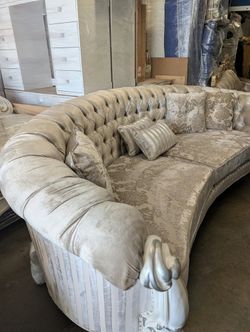 Beautiful brand new large sofa