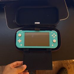 Nintendo Switch Lite, With Games