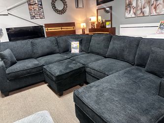 Stunning sectional w/ottoman! $999 🖤🔥