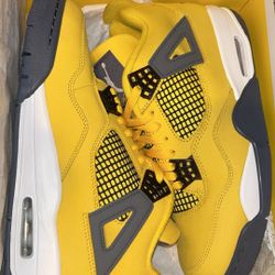 Jordan retro 4 Lightning *DS Brand new*