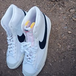 Nike Men's Blazer Mid '77 Vintage Shoes Size 12