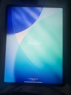 Apple iPad Pro 12.9” (6th Gen, M2) 256GB Wi-Fi + Apple Magic Keyboard