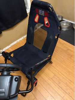 Next Level Racing Cockpit and Logitech G29 with peddles