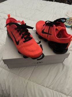NIKE 8