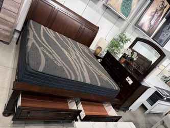 4pc Queen Bedroom Set ✨ Easy Financing Available ✨ No credit Needed