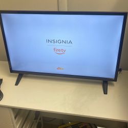 INSIGNIA 32” LED TV 