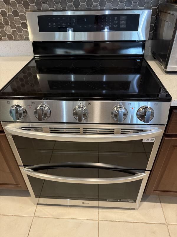 Double oven stove with air fryer