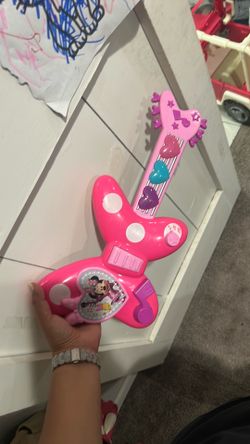 Minnie guitar
