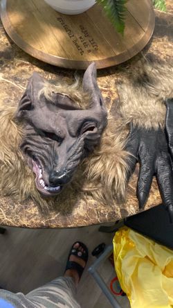 Kids wolf mask and gloves
