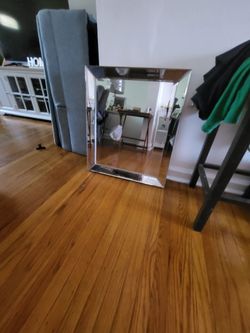 Wall mirror