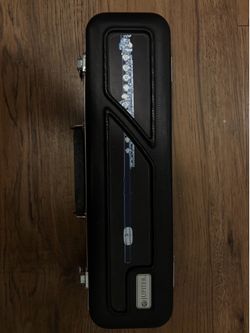 Jupiter JFL710ROA Open-Hole Flute Silver-plated nickel, silver body and headjoint with offset G and C footjoint.