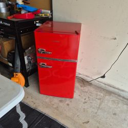 Small Refrigerater & Freezer