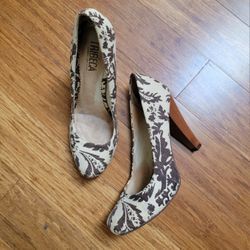 Kenneth Cole Tribeca Brown Cream Closed Toe High Heel Pumps Size 7.5