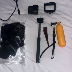 GoPro Black 7 + Attachments 