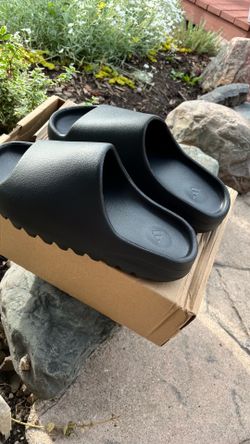 Yezzy slides men’s 9