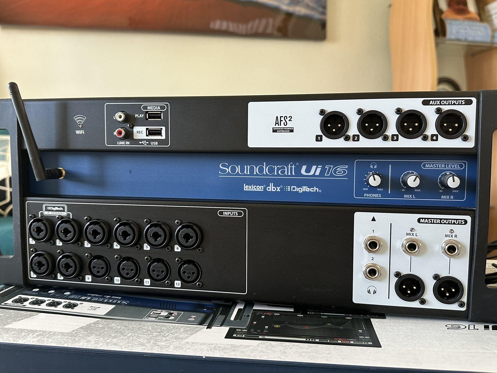 SOUNDCRAFT Ui 16 Lexicon dbx DigiTech Mixing Board