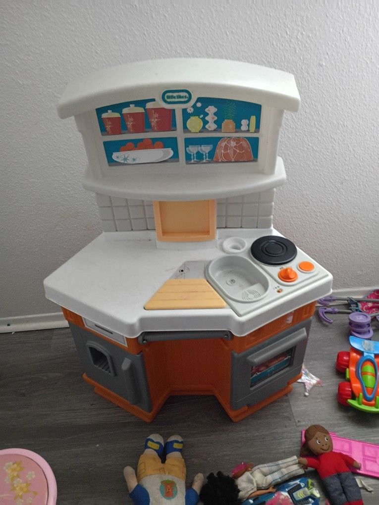Toy Kitchenette
