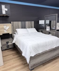 4pc queen bed set with led