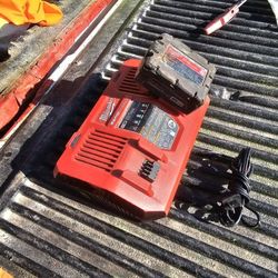 Milwaukee Rapid Twin Charger Wit 5.0 Batery