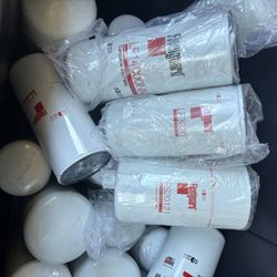 Oil And Fuel Filters For Semis