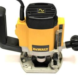 Dewalt DW615 Corded Plunge Cut Router