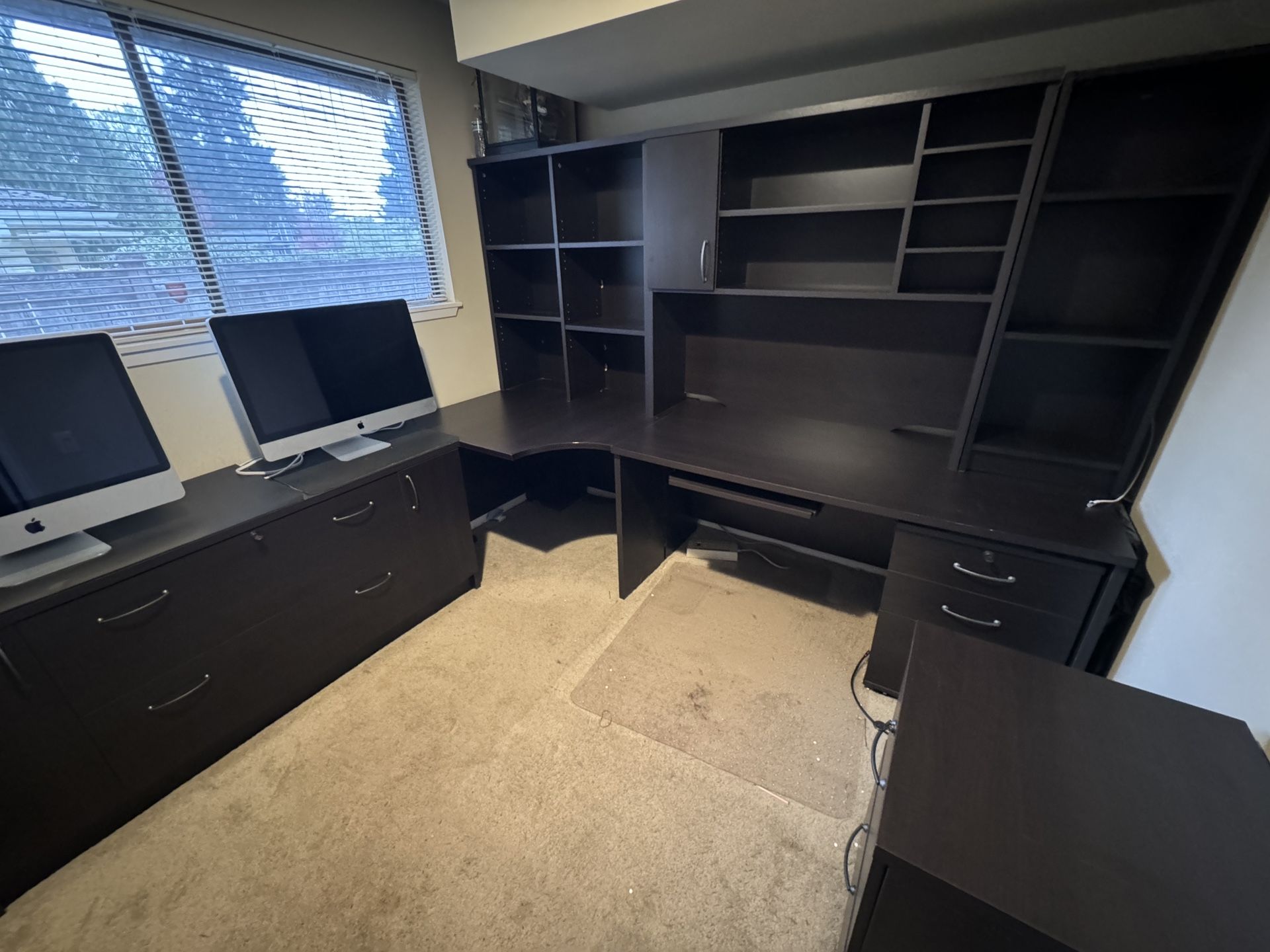 Desk - Dania Office Furniture - Free