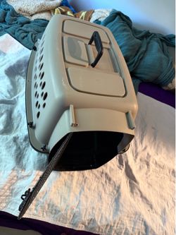 Plastic Pet Carrier