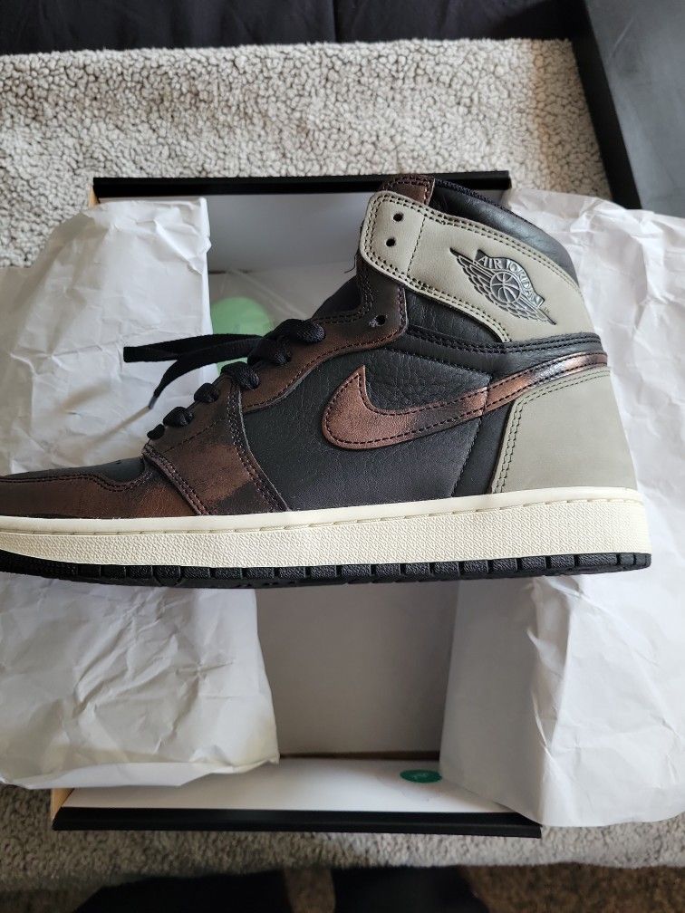 Jordan 1 (Patina)