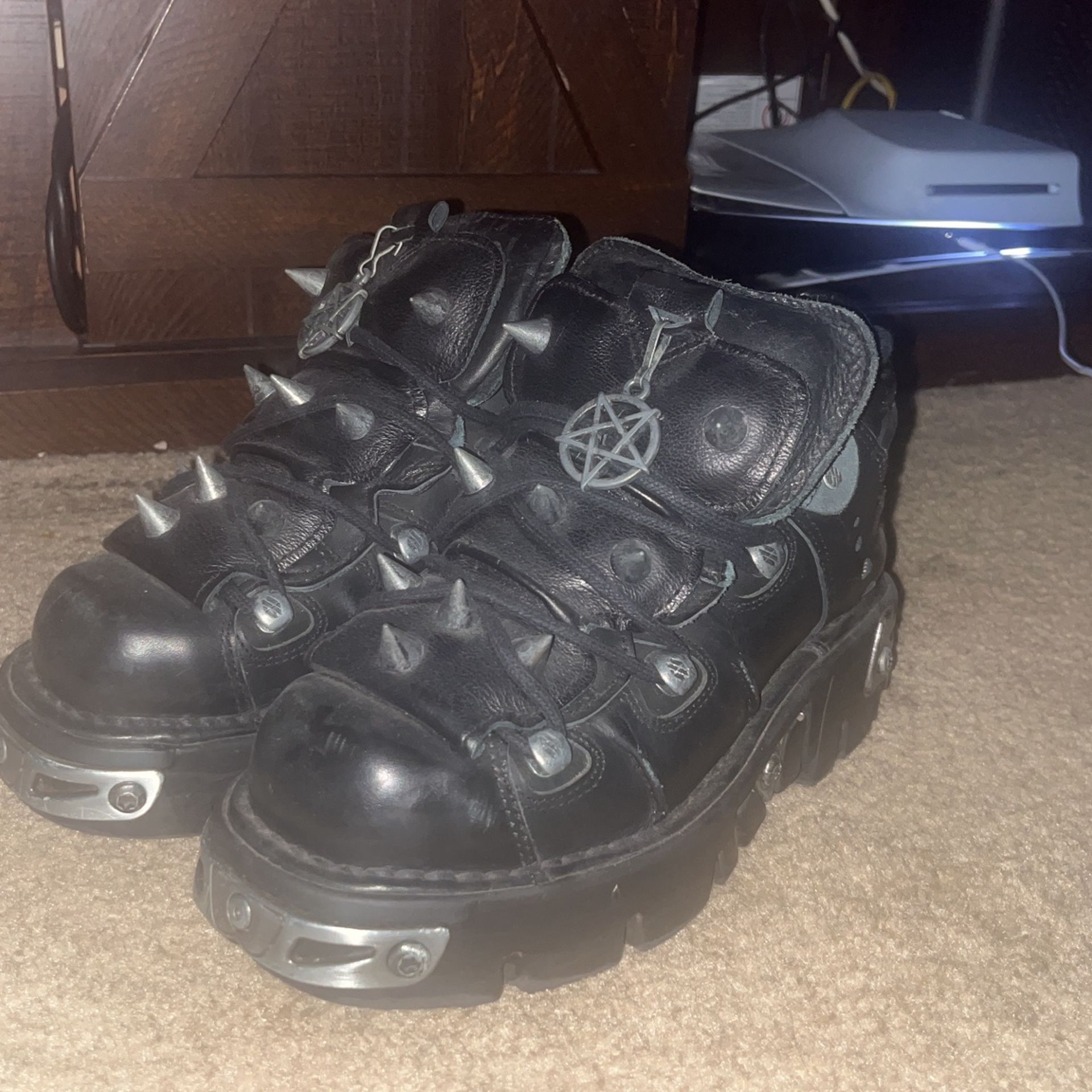 New Rocks pentagram metallic boots