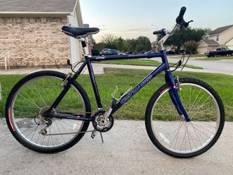 Specialized Expedition Sport bicycle in good working condition.