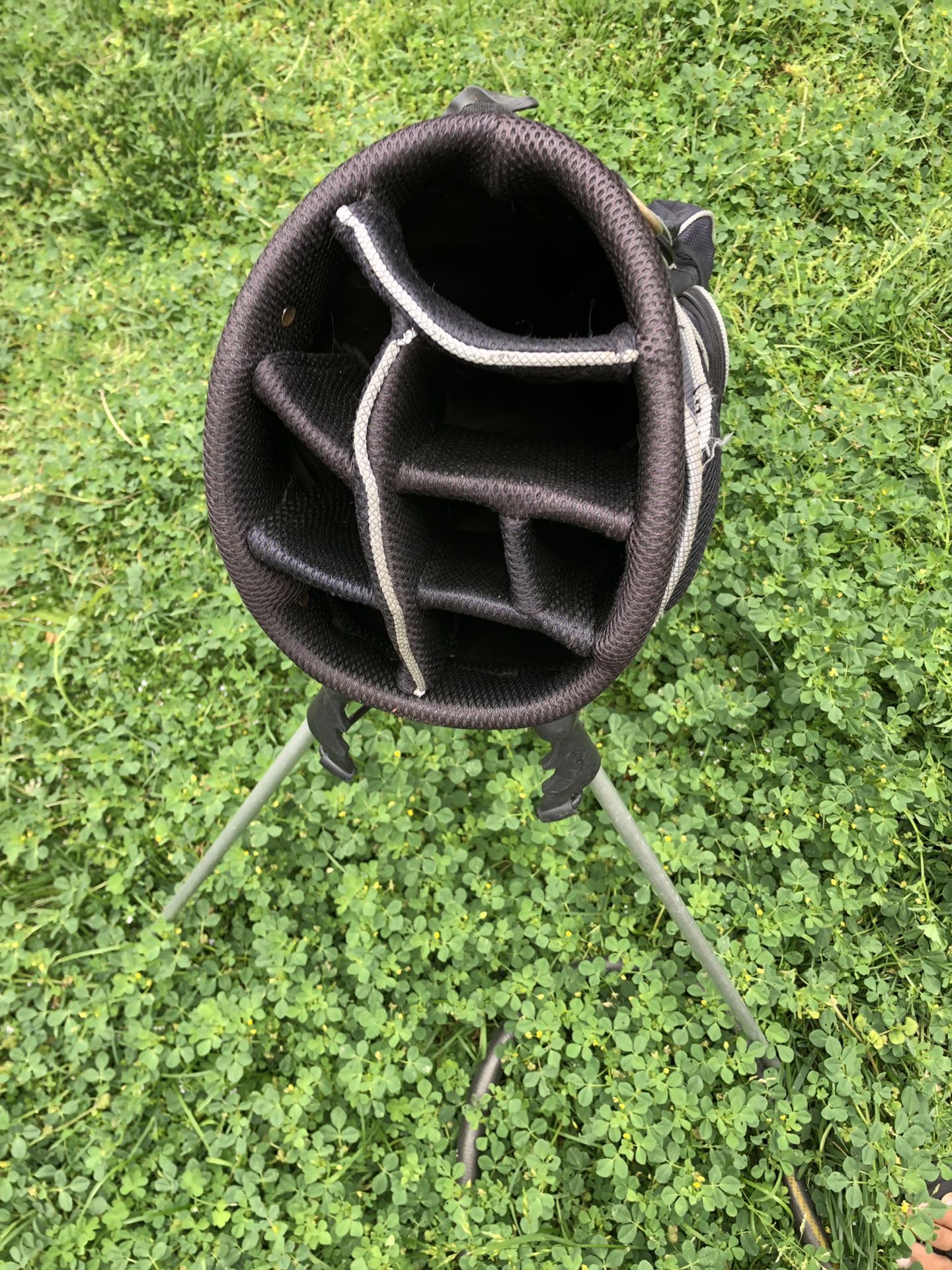 Golf Bag Coors Light with kickstand for Sale in Los Angeles, CA OfferUp